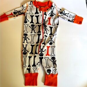 Hanna Andersson Sleeper Pajama Halloween Skeleton Bones Baby 0-6 Months